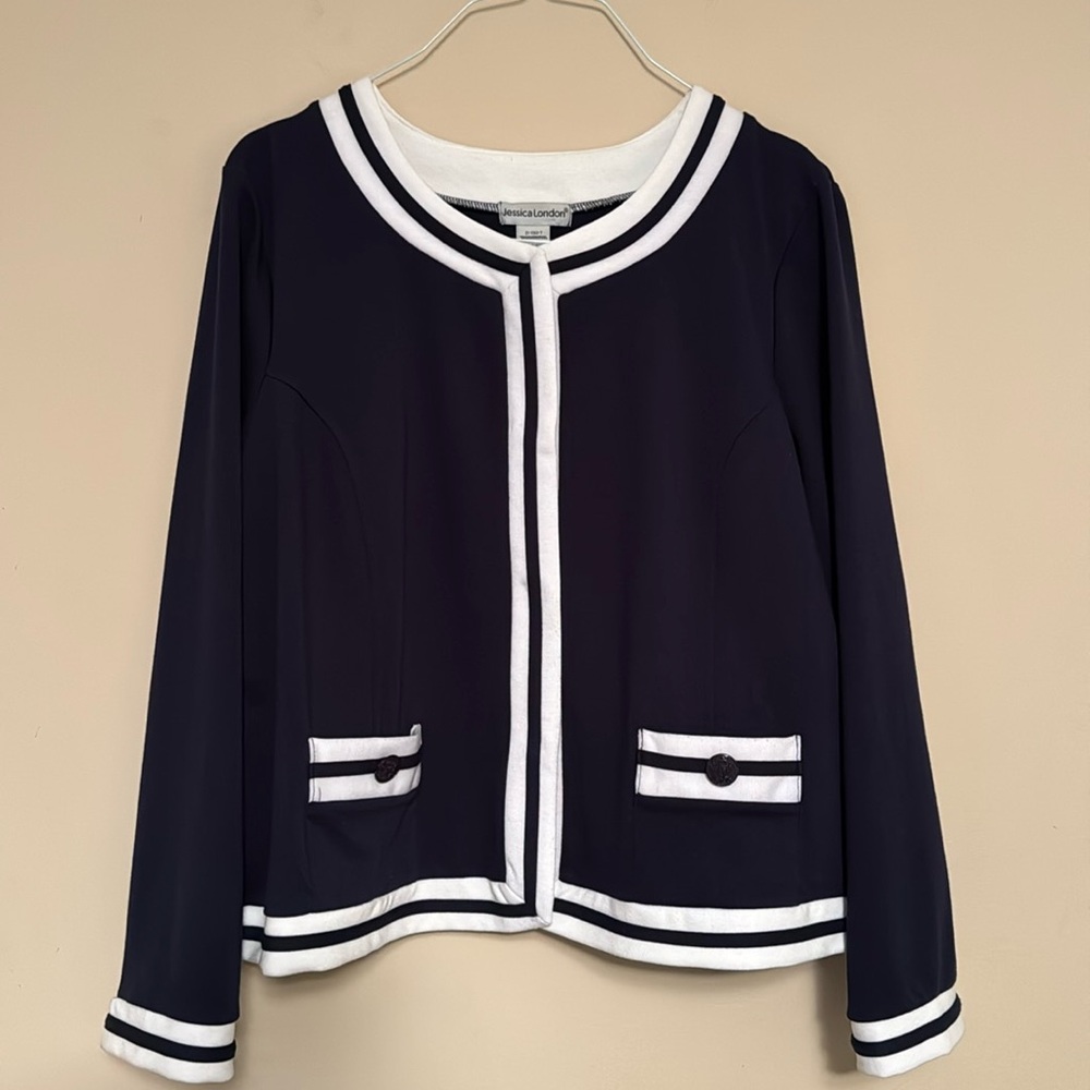 GORGEOUS Classic Navy Blue & White Summer Blazer